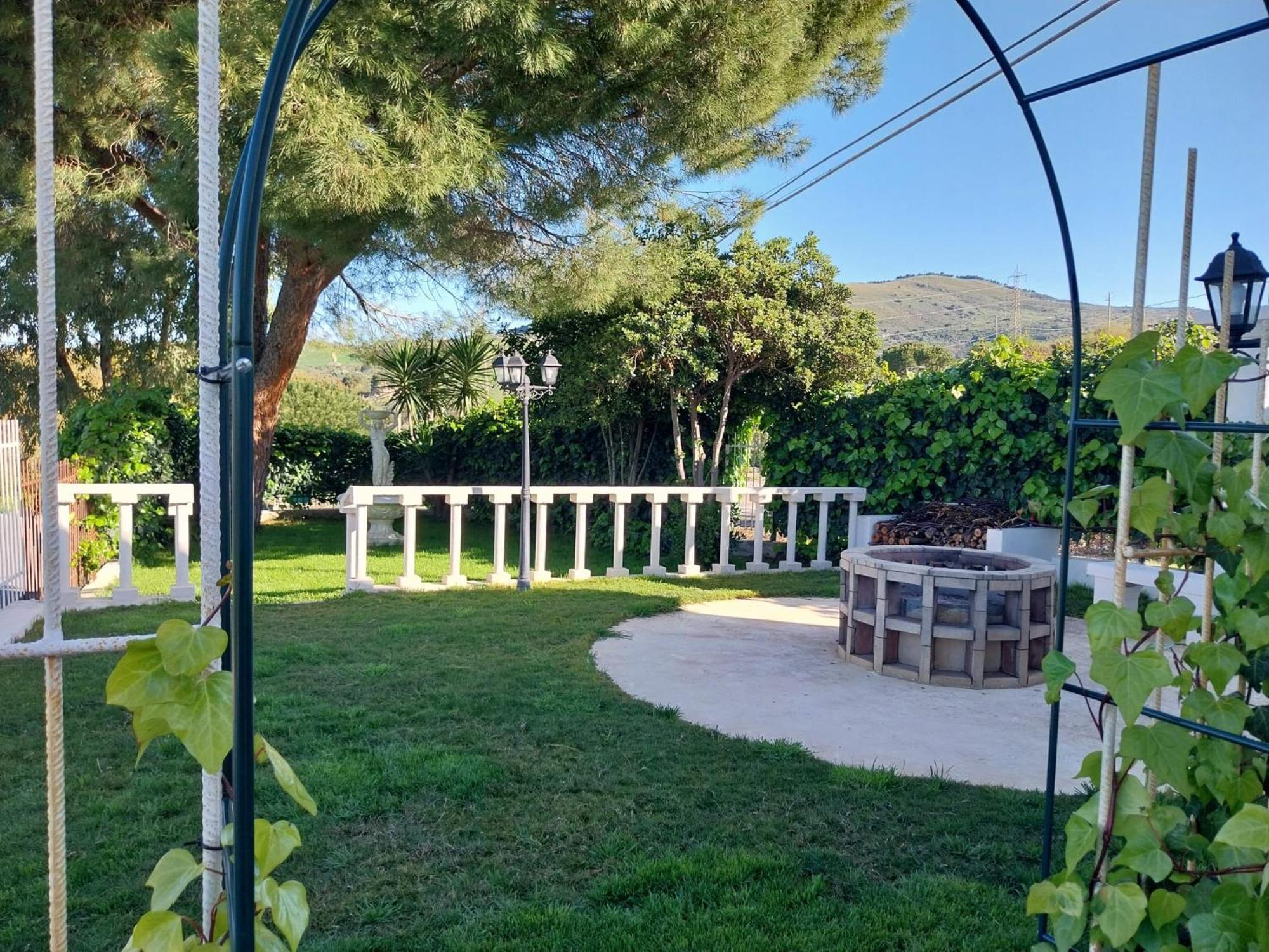 Casa Lachesi Caccamo Exteriér fotografie